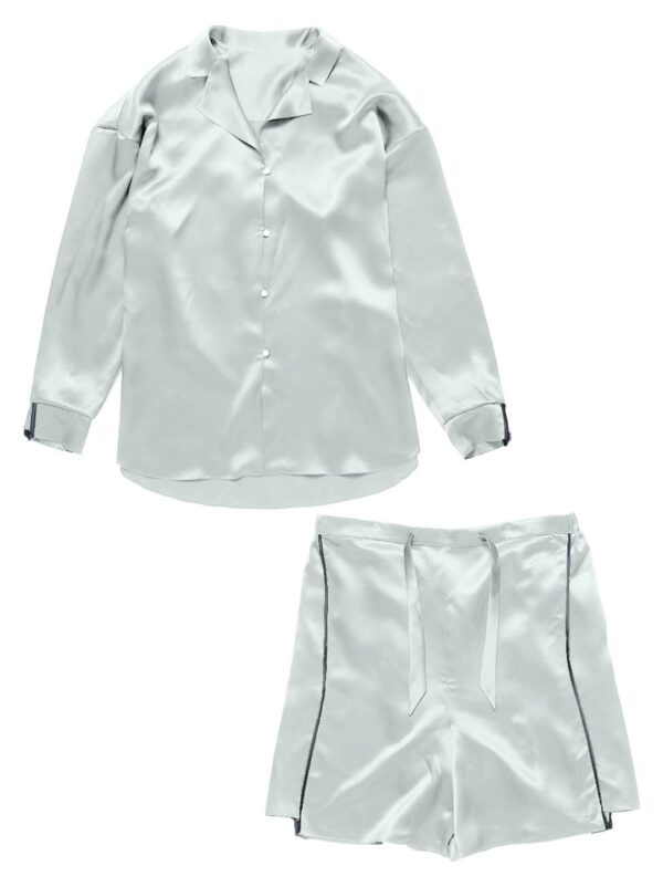 オーバーサイズ： MLは男性も着ていただけるサイズ感です